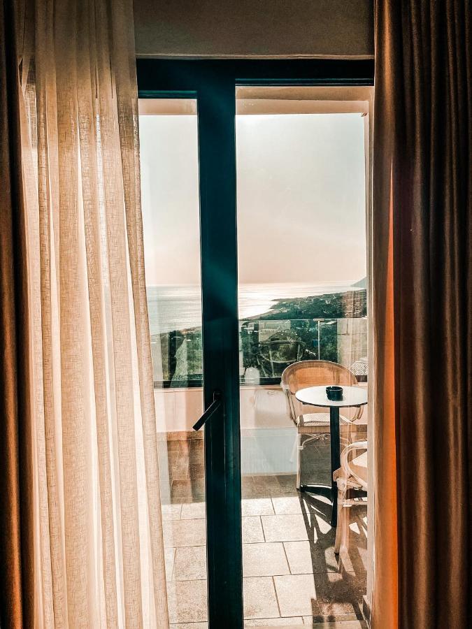 Gogo'S Boutique Hotel Dhërmi 外观 照片