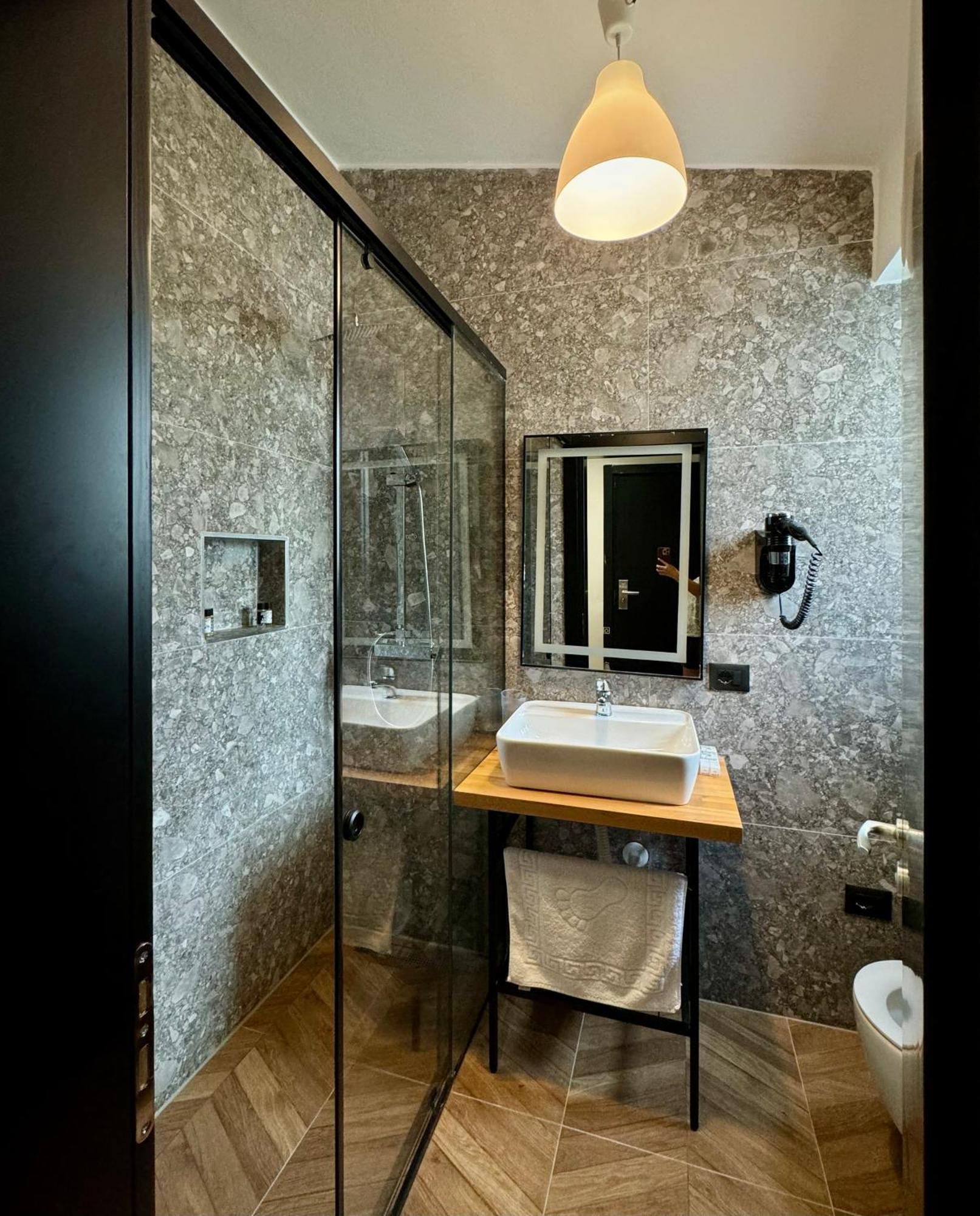 Gogo'S Boutique Hotel Dhërmi 外观 照片