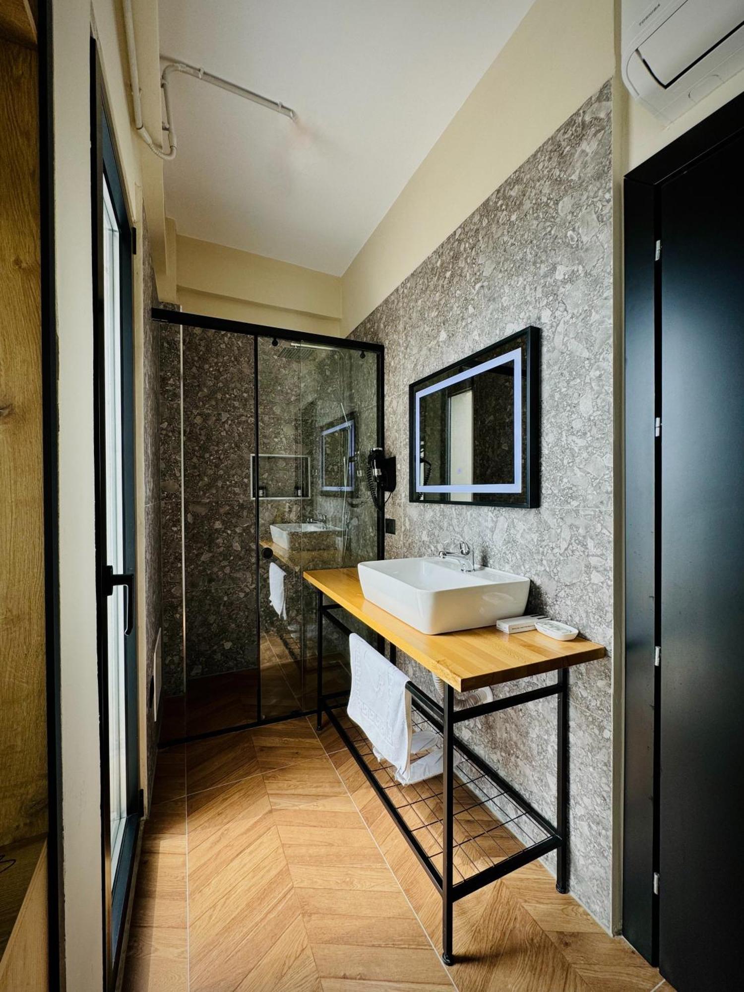 Gogo'S Boutique Hotel Dhërmi 外观 照片